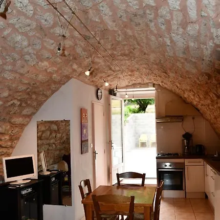 Nyaraló Domaine Du Theron Mostuéjouls